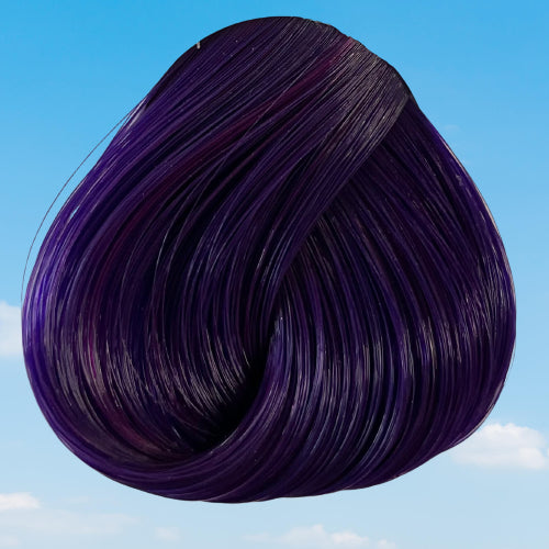 La Riche Directions simulation of Deep Purple hair colour on a level 10 swatch